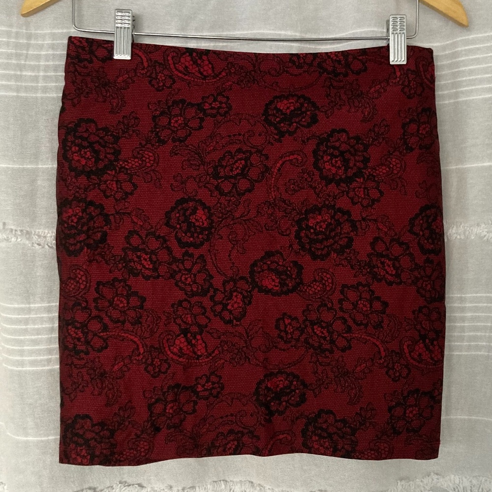 3/$10 SALE Wine Red Patterned Mini Skirt